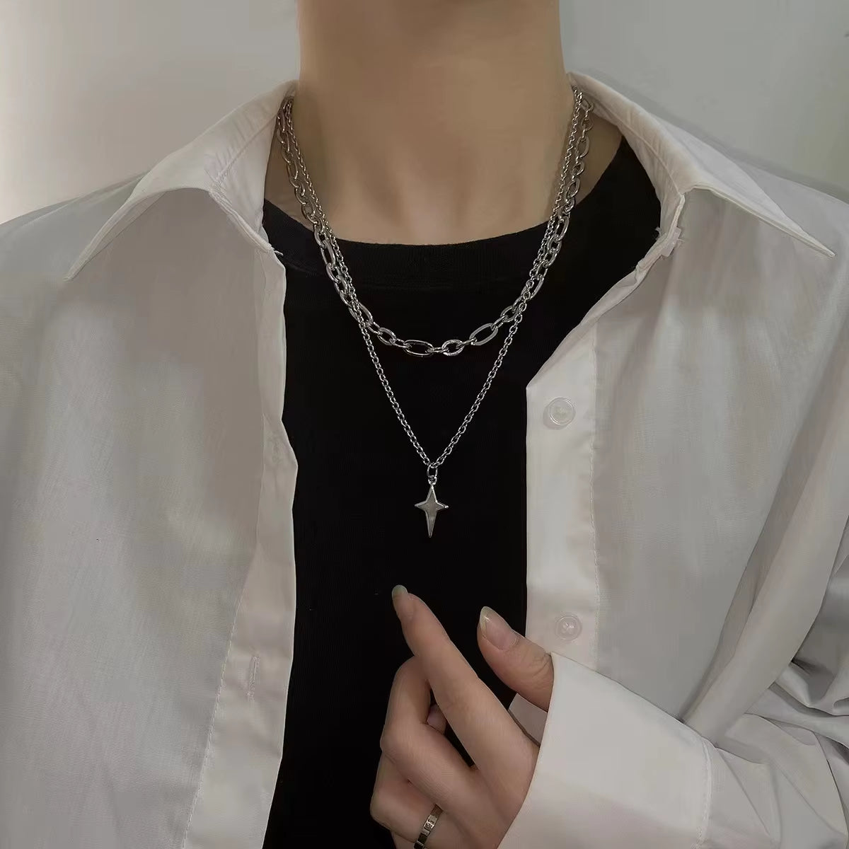 Celestial Glow Star Choker – Minimal Edge, Maximum Magic